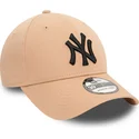 cappellino-beige-con-visiera-curva-aderente-con-logo-nero-39thirty-league-essential-dei-new-york-yankees-mlb-di-new-era