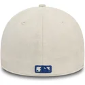 cappellino-curvo-beige-aderente-con-logo-blu-39thirty-in-finta-pelle-scamosciata-dei-los-angeles-dodgers-mlb-di-new-era