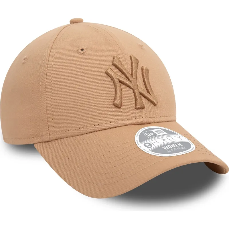 cappello-beige-a-visiera-curva-regolabile-da-donna-con-logo-beige-9forty-league-essential-dei-new-york-yankees-mlb-di-new-era