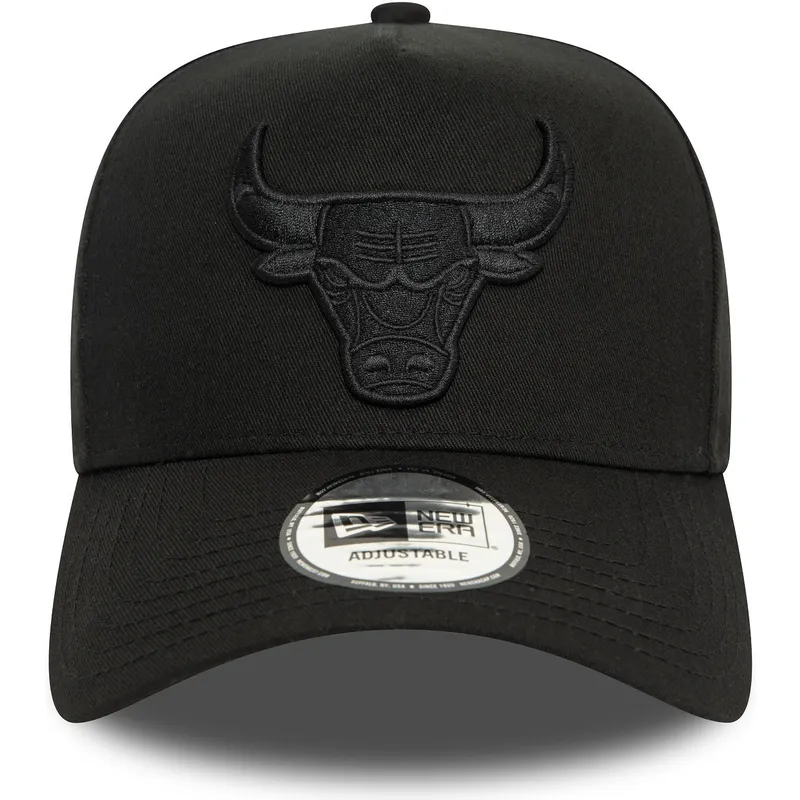 cappellino-snapback-curvo-nero-con-logo-nero-9forty-e-frame-monochrome-dei-chicago-bulls-nba-di-new-era