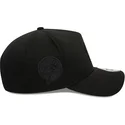 cappellino-curvo-nero-snapback-con-logo-nero-9forty-e-frame-monochrome-dei-new-york-yankees-mlb-di-new-era