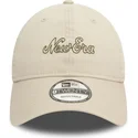 cappellino-beige-regolabile-9twenty-heritage-script-di-new-era