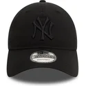 czarna-regulowana-czapka-z-zakrzywionym-daszkiem-z-czarnym-logo-9twenty-washed-new-york-yankees-mlb-od-new-era