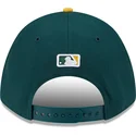 cappellino-snapback-9forty-m-crown-player-replica-degli-oakland-athletics-mlb-di-new-era-verde-e-giallo-con-visiera-curva