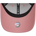 casquette-courbee-rose-ajustable-avec-logo-rose-9forty-league-essential-new-york-yankees-mlb-new-era