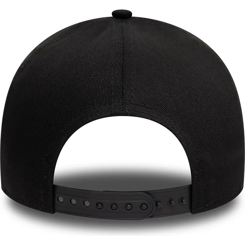 schwarze-gebogene-snapback-kappe-9forty-a-frame-metallic-patch-der-new-york-yankees-mlb-von-new-era