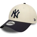 cappellino-curvo-beige-e-blu-marino-regolabile-9forty-colour-block-di-new-york-yankees-mlb-di-new-era