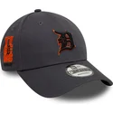 justerbar-gra-kurvet-kasket-med-orange-logo-9forty-side-patch-fra-detroit-tigers-mlb-af-new-era