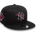 cappello-piatto-nero-snapback-con-logo-grigio-9fifty-icon-dei-new-york-yankees-mlb-snake-di-new-era
