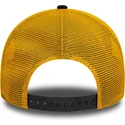 cappellino-trucker-nero-e-giallo-9forty-a-frame-summer-patch-di-beat-the-heat-di-new-era