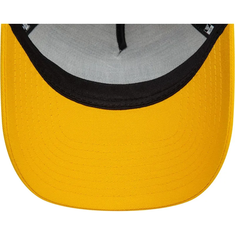 beige-og-gul-trucker-kasket-9forty-a-frame-license-plate-fra-dubai-byer-og-strande-fra-new-era