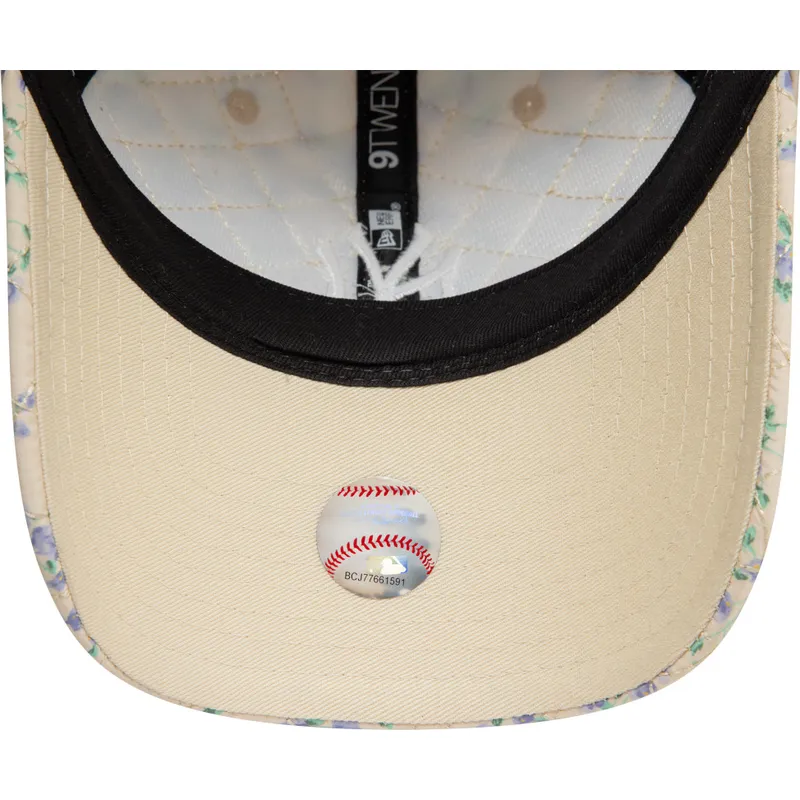 beige-justerbar-bojd-keps-for-kvinnor-9twenty-floral-quilt-new-york-yankees-mlb-fran-new-era