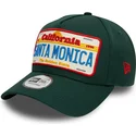 cappellino-con-visiera-curva-verde-snapback-9forty-a-frame-license-plate-di-santa-monica-citta-e-spiagge-di-new-era