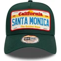 cappellino-con-visiera-curva-verde-snapback-9forty-a-frame-license-plate-di-santa-monica-citta-e-spiagge-di-new-era
