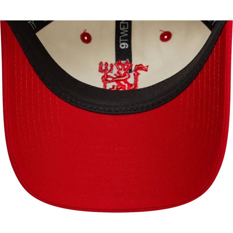 cappellino-curvo-bianco-e-rosso-regolabile-9twenty-contrast-visor-di-manchester-united-football-club-premier-league-di-new-era