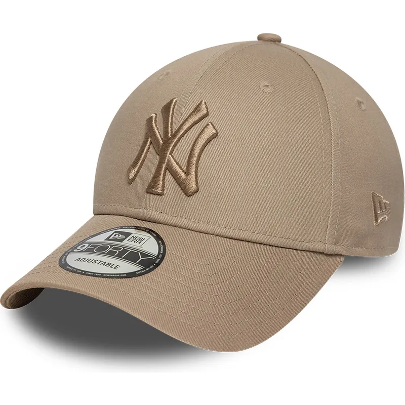 jasnobrazowa-regulowana-czapka-z-daszkiem-z-brazowym-logo-9forty-league-essential-new-york-yankees-mlb-new-era