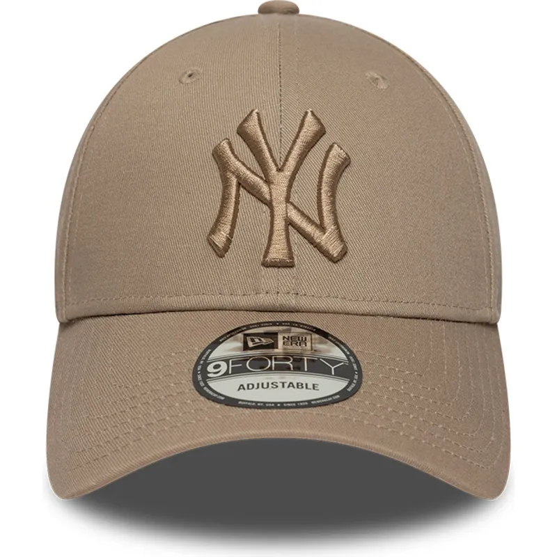 jasnobrazowa-zakrzywiona-czapka-z-regulacja-z-brazowym-logo-9forty-league-essential-new-york-yankees-mlb-od-new-era