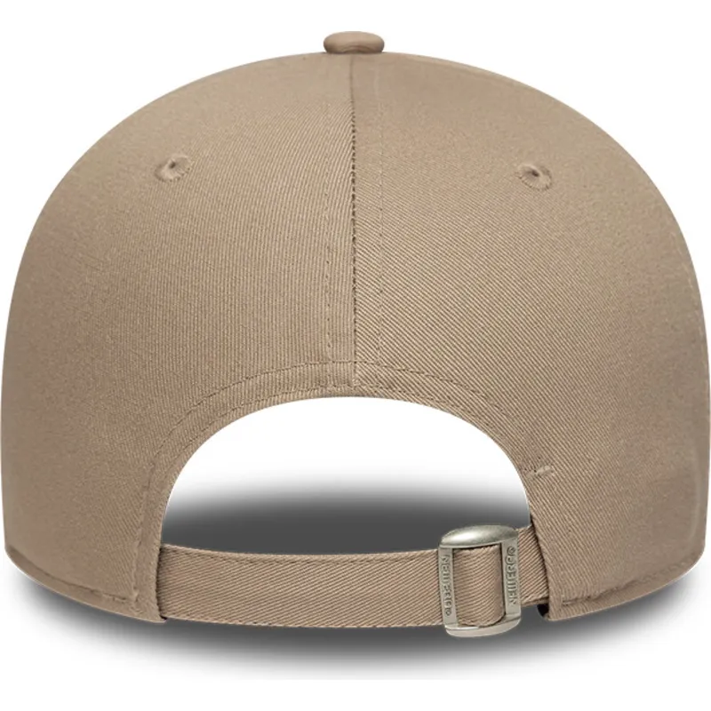 jasnobrazowa-zakrzywiona-czapka-z-regulacja-z-brazowym-logo-9forty-league-essential-new-york-yankees-mlb-od-new-era