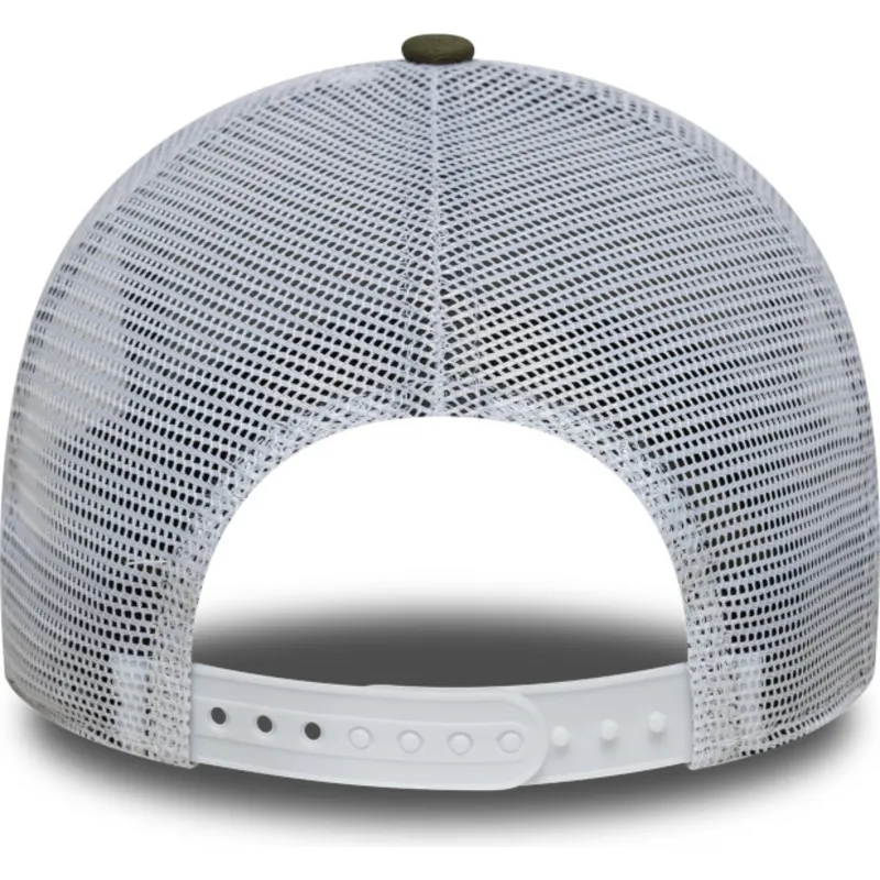 gron-och-vit-truckerkeps-med-gront-logo-a-frame-league-essential-av-new-york-yankees-mlb-fran-new-era