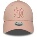 casquette-courbee-rose-ajustable-pour-femme-avec-logo-rose-9forty-league-essential-new-york-yankees-mlb-new-era