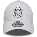 hvid-justerbar-kurvet-kasket-9forty-outline-fra-new-york-yankees-mlb-fra-new-era
