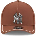 brun-buet-snapback-9forty-m-crown-a-frame-motorsport-kasket-fra-new-york-yankees-mlb-af-new-era