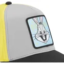 snapback-kasket-med-buet-skygge-i-gra-gul-og-sort-med-bugs-bunny-loo11-bep1-looney-tunes-fra-capslab