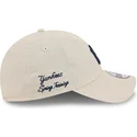beige-justerbar-bojd-keps-med-marinbla-logo-9twenty-linen-spring-training-fan-pack-2025-fran-new-york-yankees-mlb-av-new-era