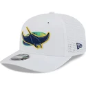 berretto-trucker-bianco-9seventy-perf-spring-training-fan-pack-2025-dei-tampa-bay-rays-mlb-di-new-era