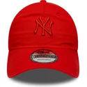 cappellino-curvo-rosso-regolabile-con-logo-rosso-9twenty-colour-pack-dei-new-york-yankees-mlb-di-new-era