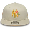 cappello-piatto-beige-snapback-9fifty-floral-dei-new-york-yankees-mlb-di-new-era