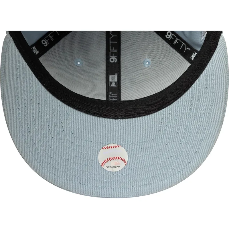 cappello-piatto-blu-snapback-con-logo-blu-marino-9fifty-original-fit-world-series-dei-new-york-yankees-mlb-di-new-era