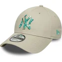 cappellino-curvo-beige-regolabile-9forty-seasonal-infill-dei-new-york-yankees-mlb-di-new-era