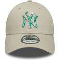 cappellino-curvo-beige-regolabile-9forty-seasonal-infill-dei-new-york-yankees-mlb-di-new-era