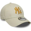 cappello-beige-regolabile-con-visiera-curva-e-logo-giallo-9forty-floral-icon-dei-new-york-yankees-mlb-di-new-era