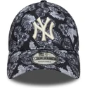 casquette-courbee-noire-ajustable-9forty-all-over-print-new-york-yankees-mlb-new-era