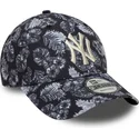 casquette-courbee-noire-ajustable-9forty-all-over-print-new-york-yankees-mlb-new-era