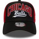cappellino-trucker-nero-e-rosso-e-frame-script-dei-chicago-bulls-nba-di-new-era