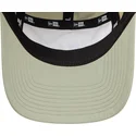 beige-und-grune-verstellbare-curved-cap-runner-tech-von-new-era