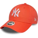 cappellino-curvo-arancione-regolabile-da-donna-9forty-league-essential-dei-new-york-yankees-mlb-di-new-era