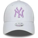 cappellino-curvo-bianco-regolabile-da-donna-con-logo-viola-9forty-league-essential-dei-new-york-yankees-mlb-di-new-era