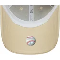 bezowa-regulowana-czapka-z-daszkiem-dla-kobiet-9forty-beaded-new-york-yankees-mlb-new-era