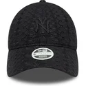 schwarze-verstellbare-curved-cap-fur-damen-mit-schwarzem-logo-9twenty-broderie-der-new-york-yankees-mlb-von-new-era