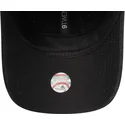 justerbar-svart-bojd-keps-for-kvinnor-med-svart-logotyp-9twenty-broderie-av-new-york-yankees-mlb-fran-new-era
