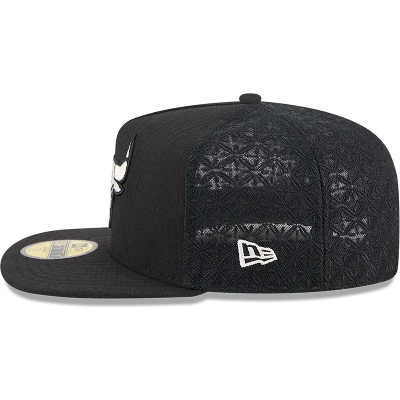 czarna-plaska-czapka-dopasowana-59fifty-day-a-frame-chicago-bulls-nba-od-new-era