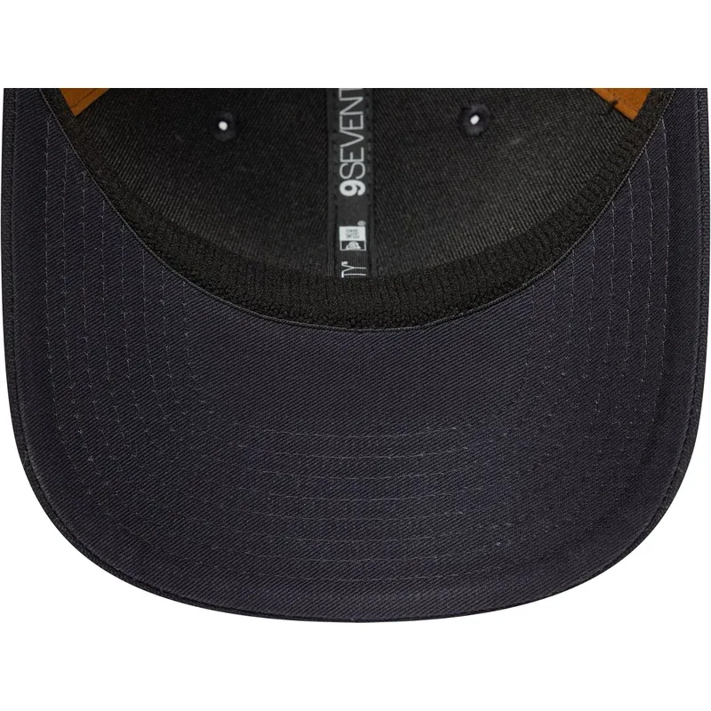 cappellino-trucker-blu-marino-e-marrone-9seventy-stretch-snap-debossed-logo-di-new-york-yankees-mlb-di-new-era