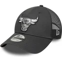 cappellino-trucker-grigio-regolabile-con-logo-grigio-9forty-dei-chicago-bulls-nba-di-new-era