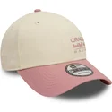 cappellino-curvo-beige-e-rosa-regolabile-9forty-contrast-di-red-bull-racing-formula-1-di-new-era