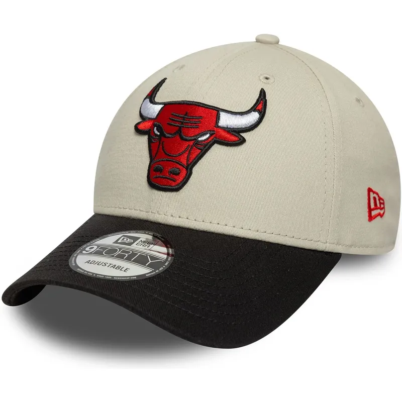 cappellino-curvo-beige-e-nero-regolabile-9forty-contrast-patch-di-chicago-bulls-nba-di-new-era