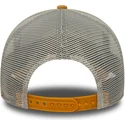 cappellino-trucker-beige-a-frame-graphic-patch-di-new-era